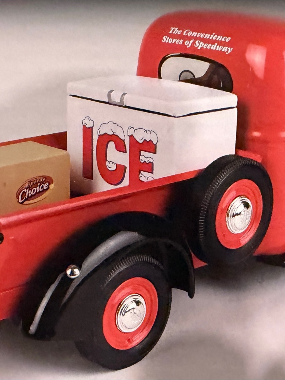 International D-2 Pickup Truck 1:25
DIECAST FIRST GEAR VINTAGE
Speedway New